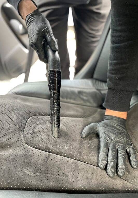 Voiture nettoyée - finition brillante