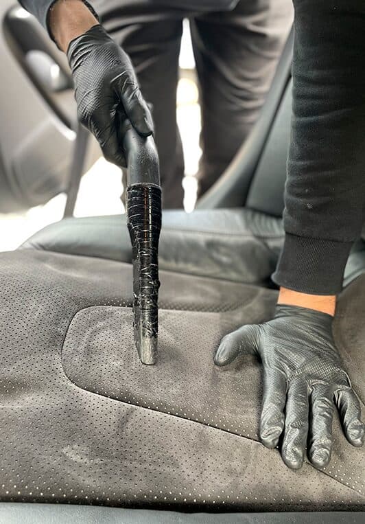 Voiture nettoyée - finition brillante