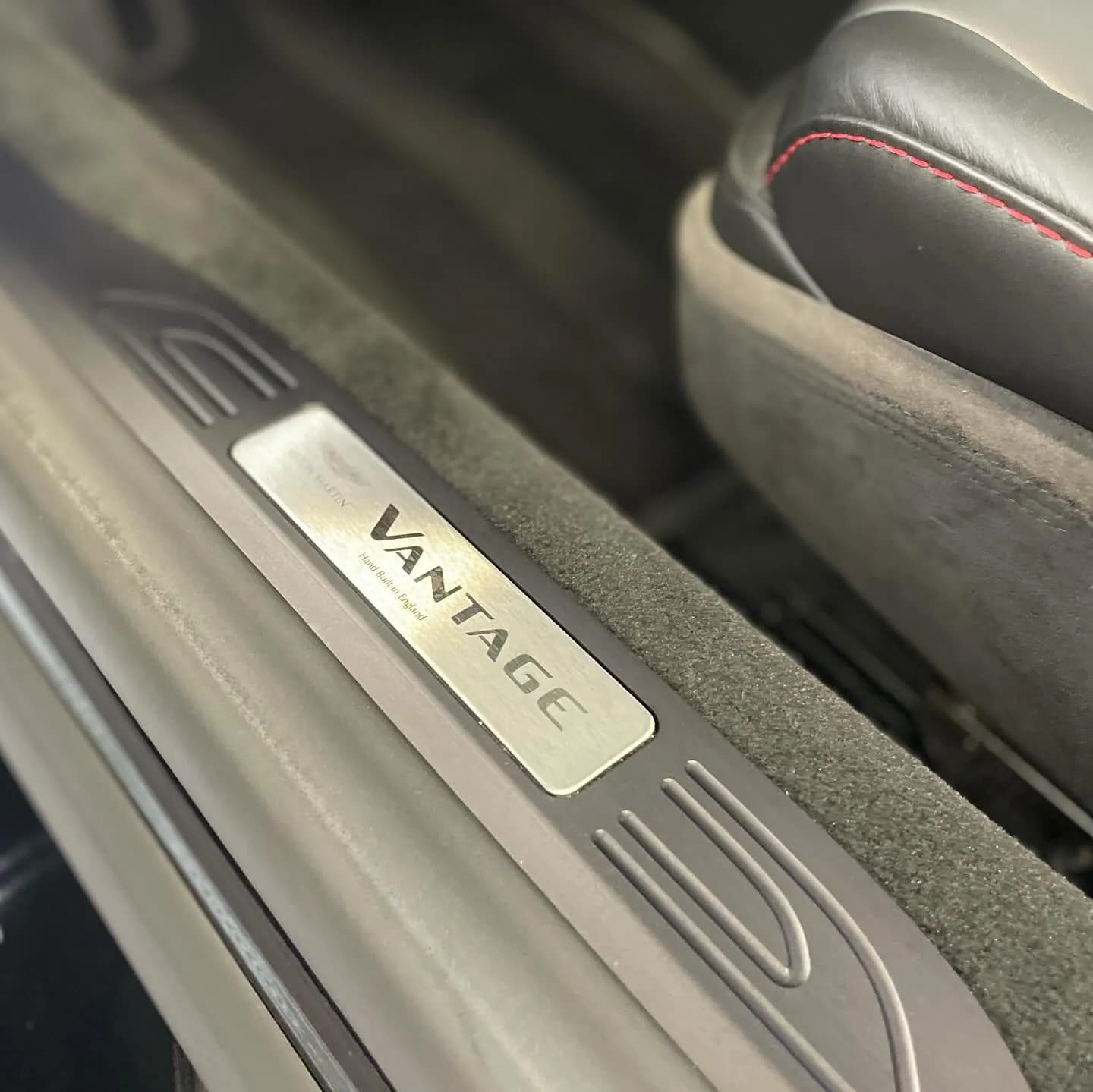 Aston Martin DB9, nettoyage complet : photo 5 sur 6