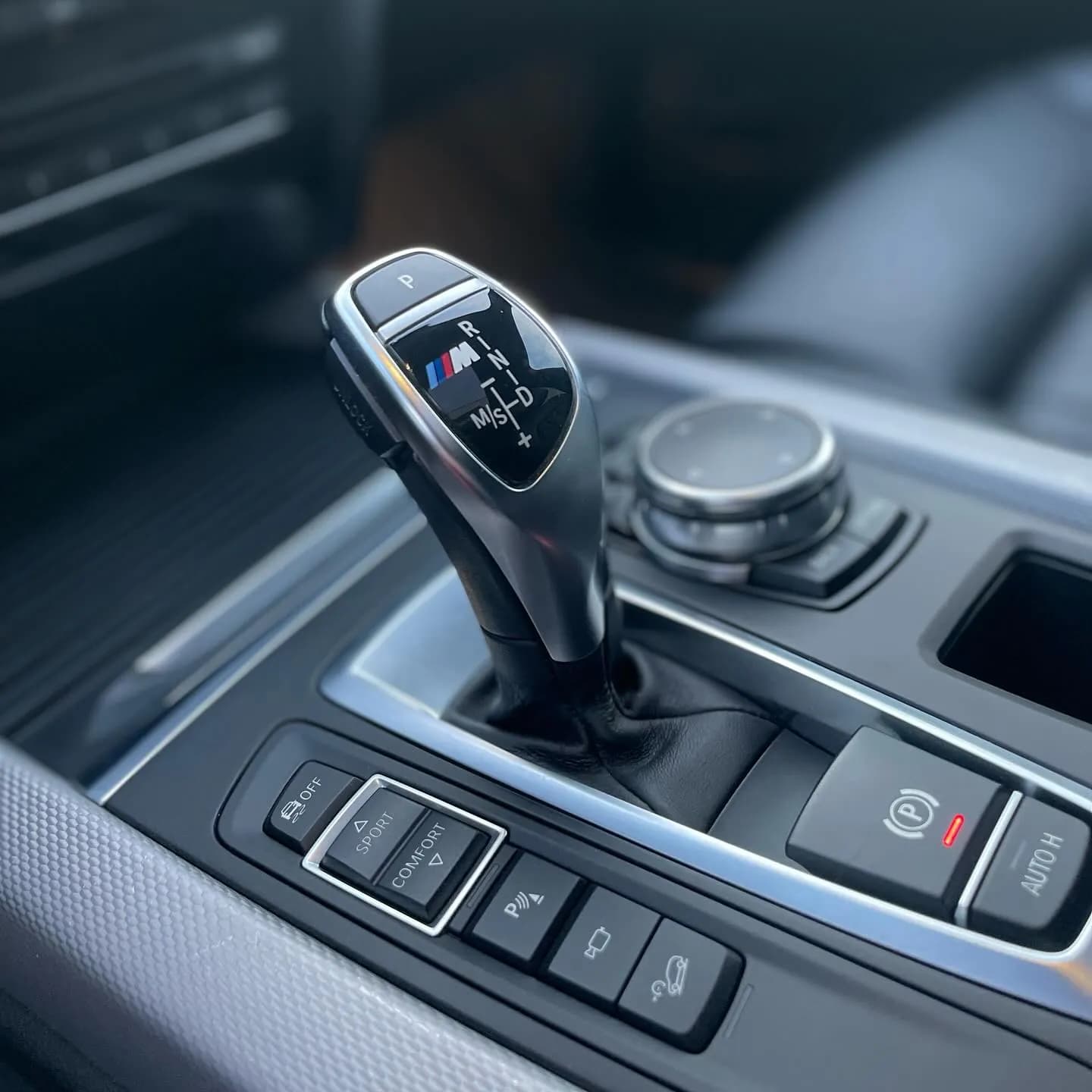 BMW X5 M50d, nettoyage intérieur : photo 4 sur 6