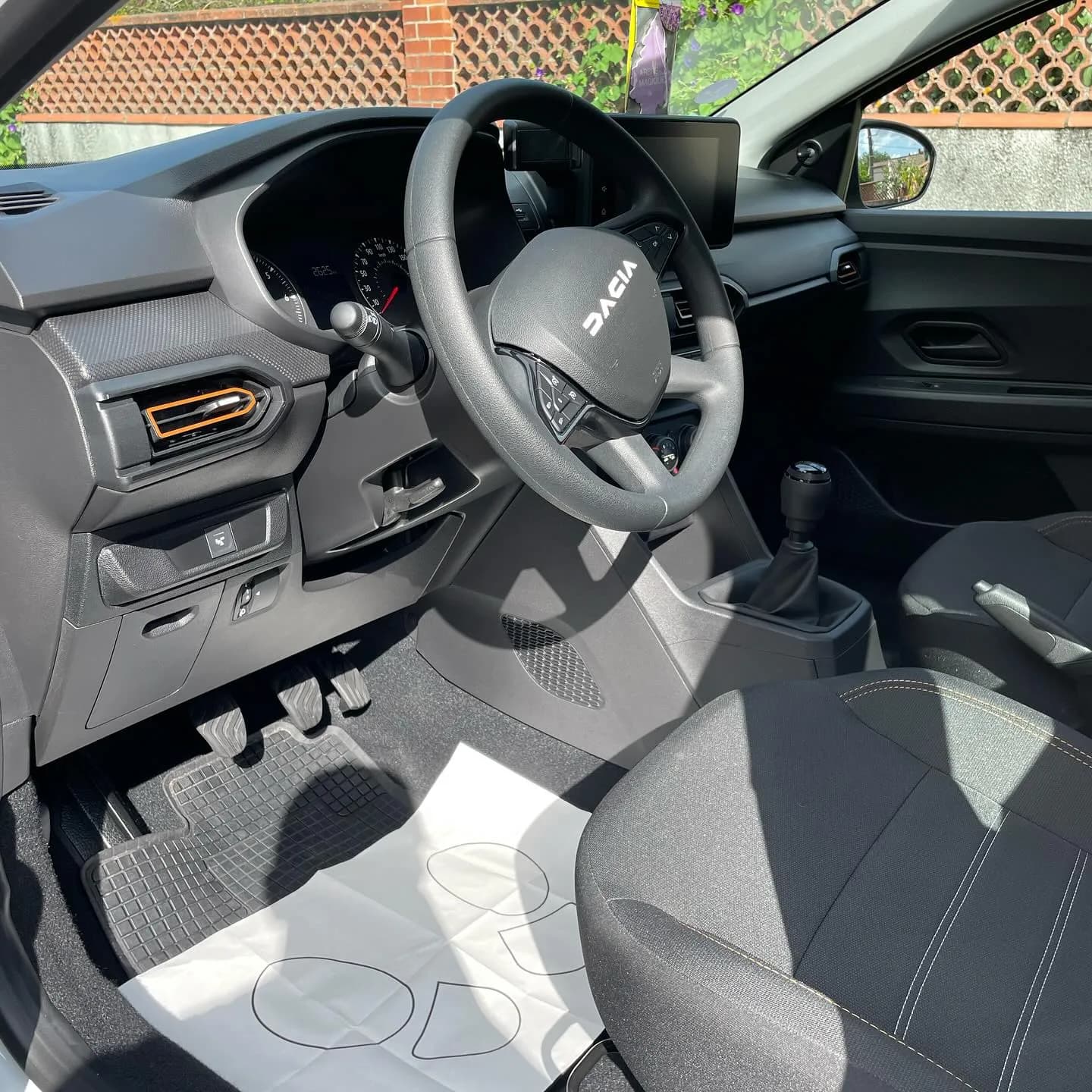 Dacia Sandero, nettoyage intérieur : photo 1 sur 2