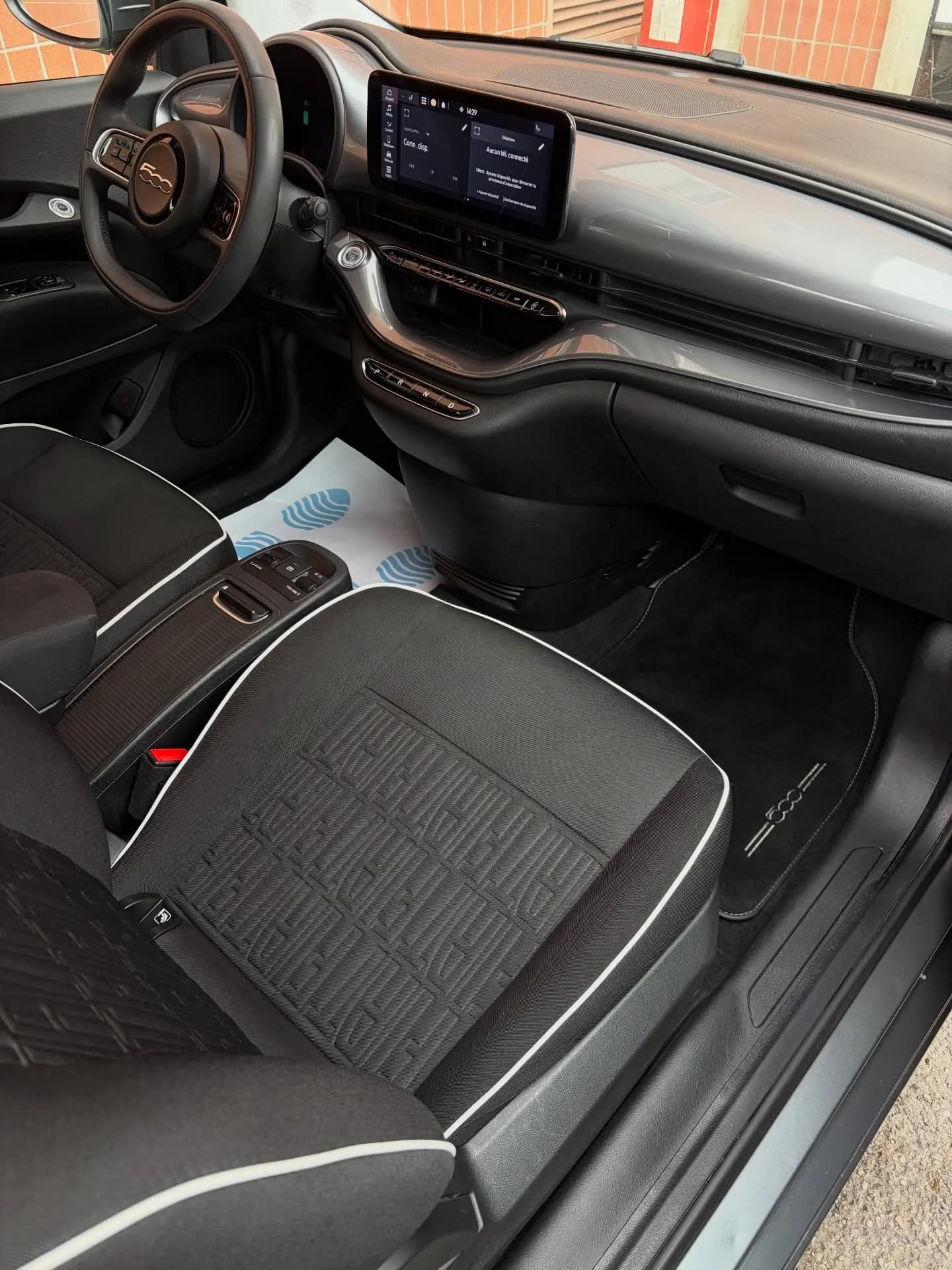 Fiat 500e, nettoyage intérieur : photo 1 sur 2