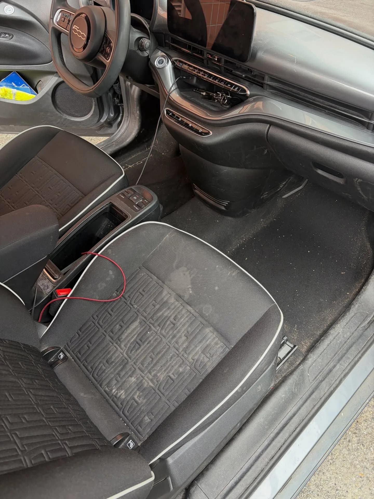 Fiat 500e, nettoyage intérieur : photo 2 sur 2