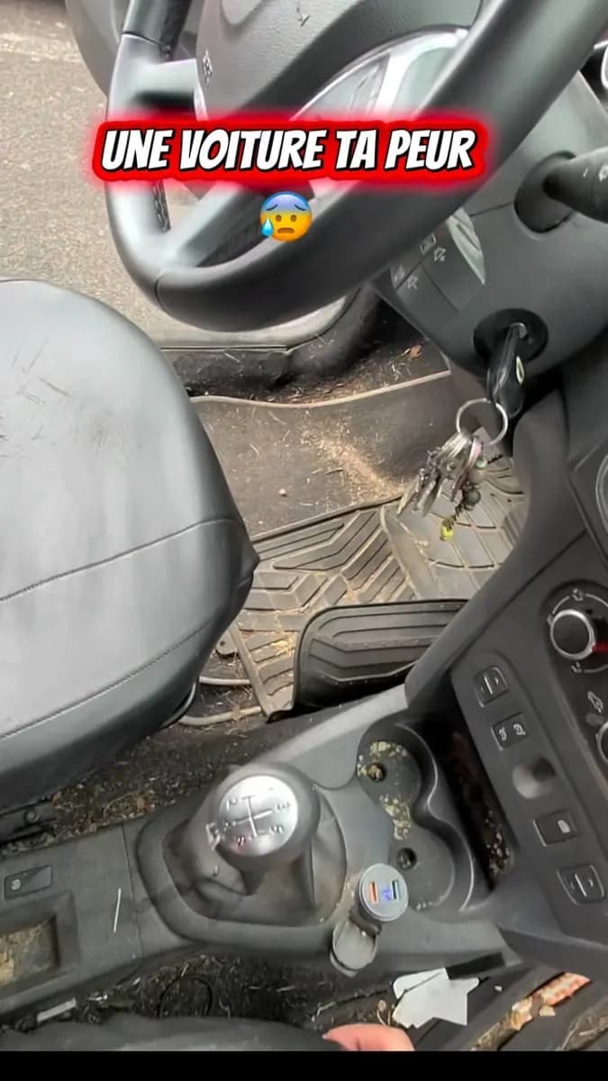 Habitacle très encrassé : nettoyage intérieur par Lustr'Auto 31