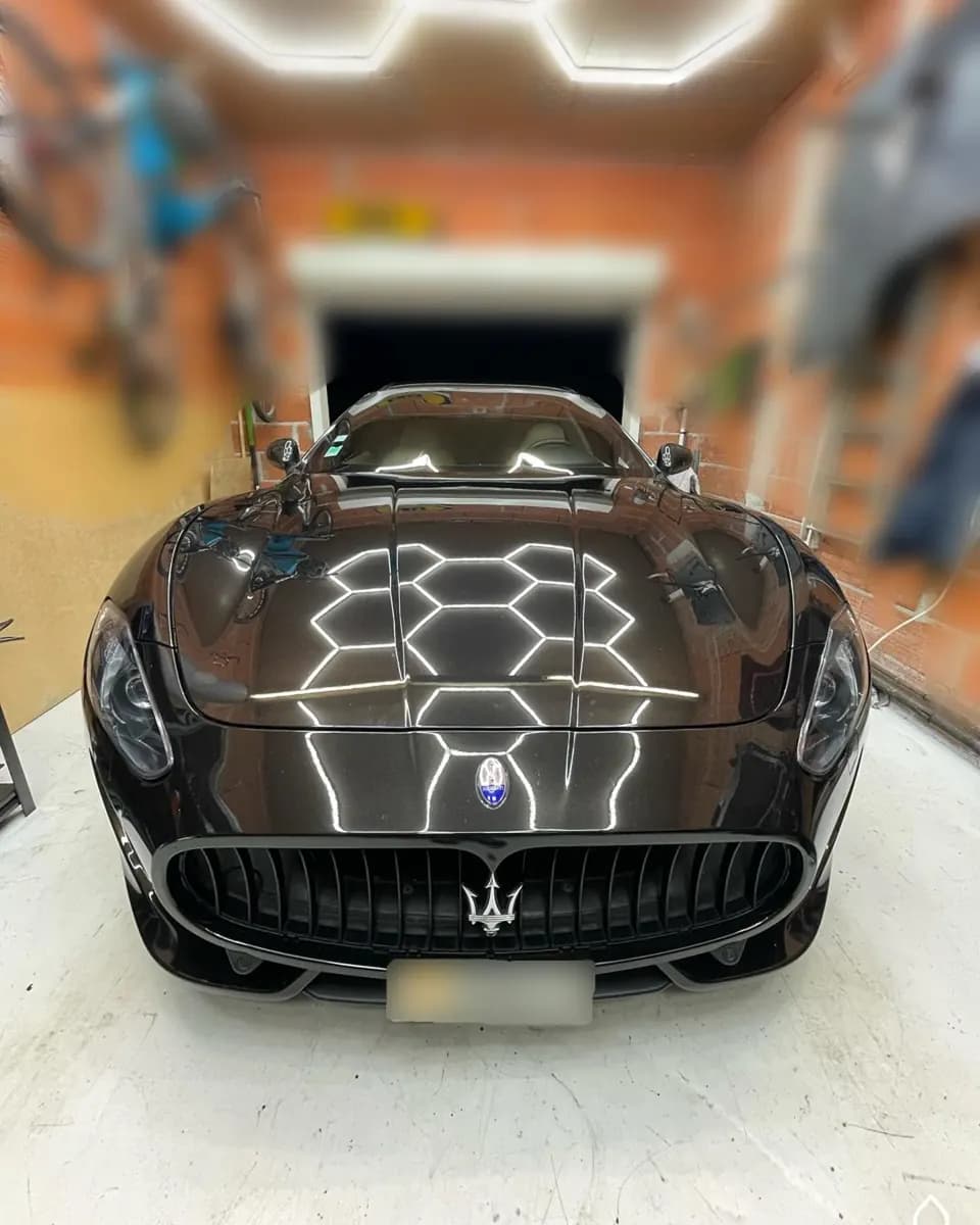 Maserati GranTurismo V8 : polissage & lustrage par Lustr'Auto 31
