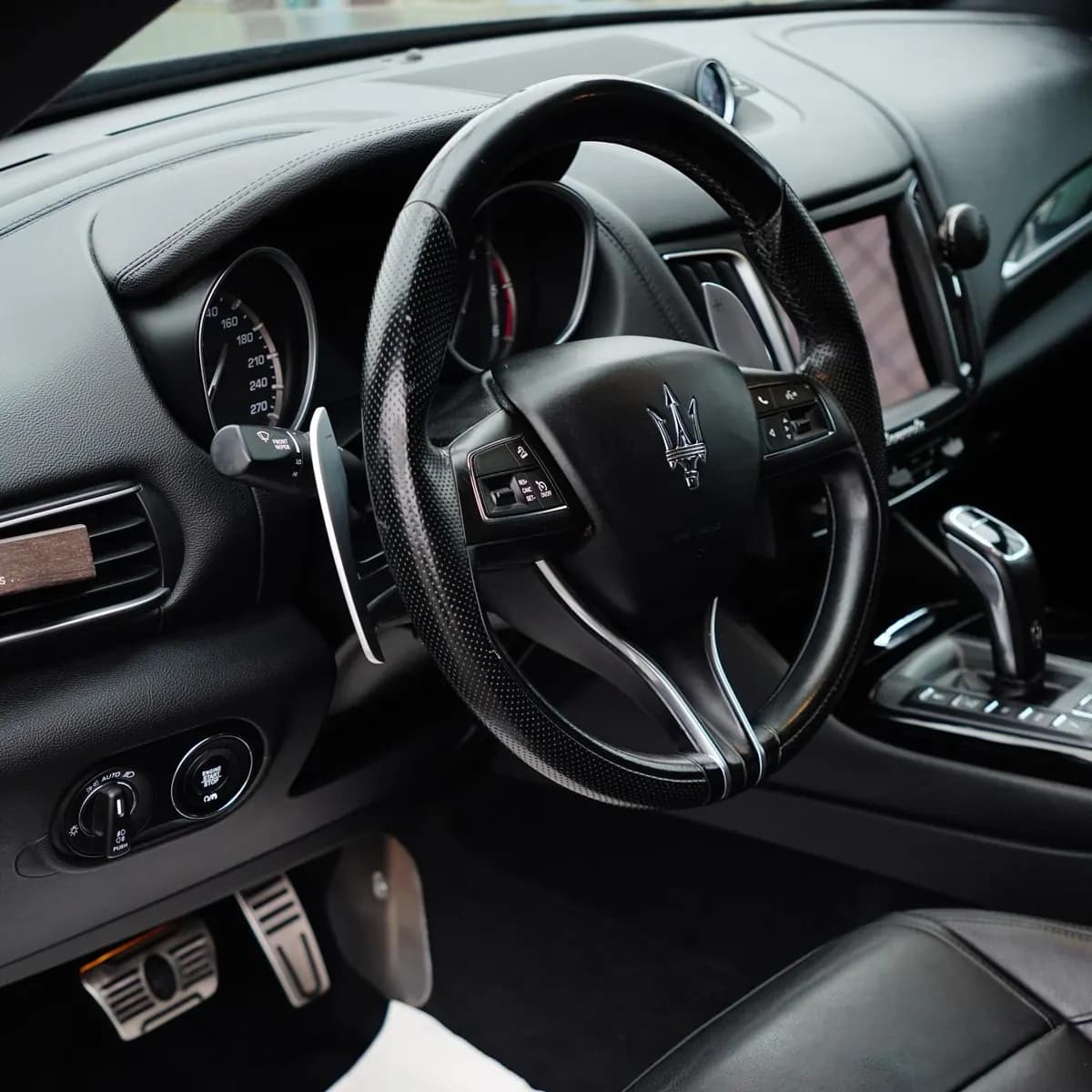 Maserati Levante : nettoyage intérieur par Lustr'Auto 31