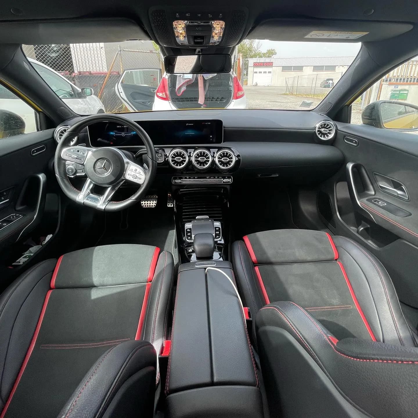 Mercedes-AMG A35, nettoyage intérieur : photo 4 sur 4