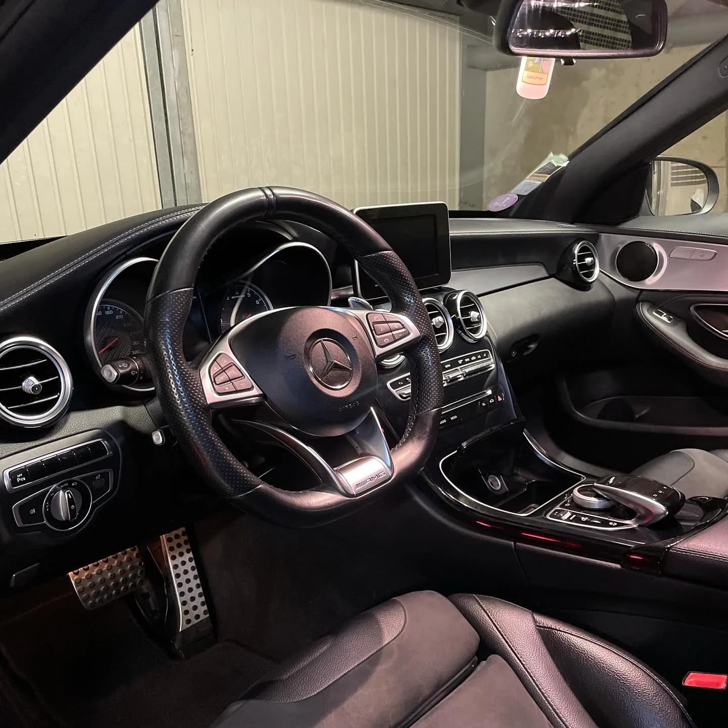 Mercedes C63 AMG, nettoyage complet : photo 7 sur 10