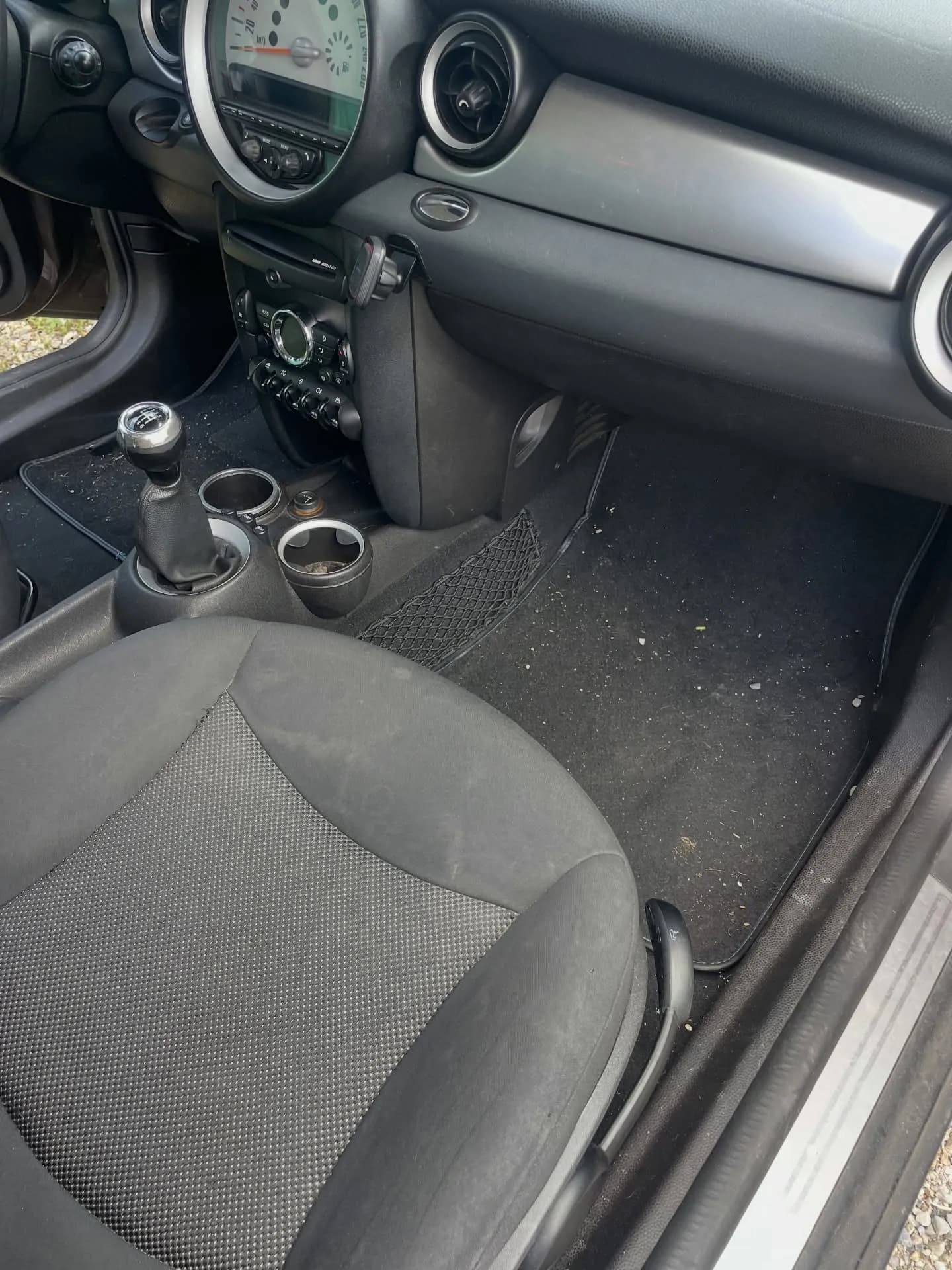 Mini Cooper, nettoyage complet : photo 3 sur 8