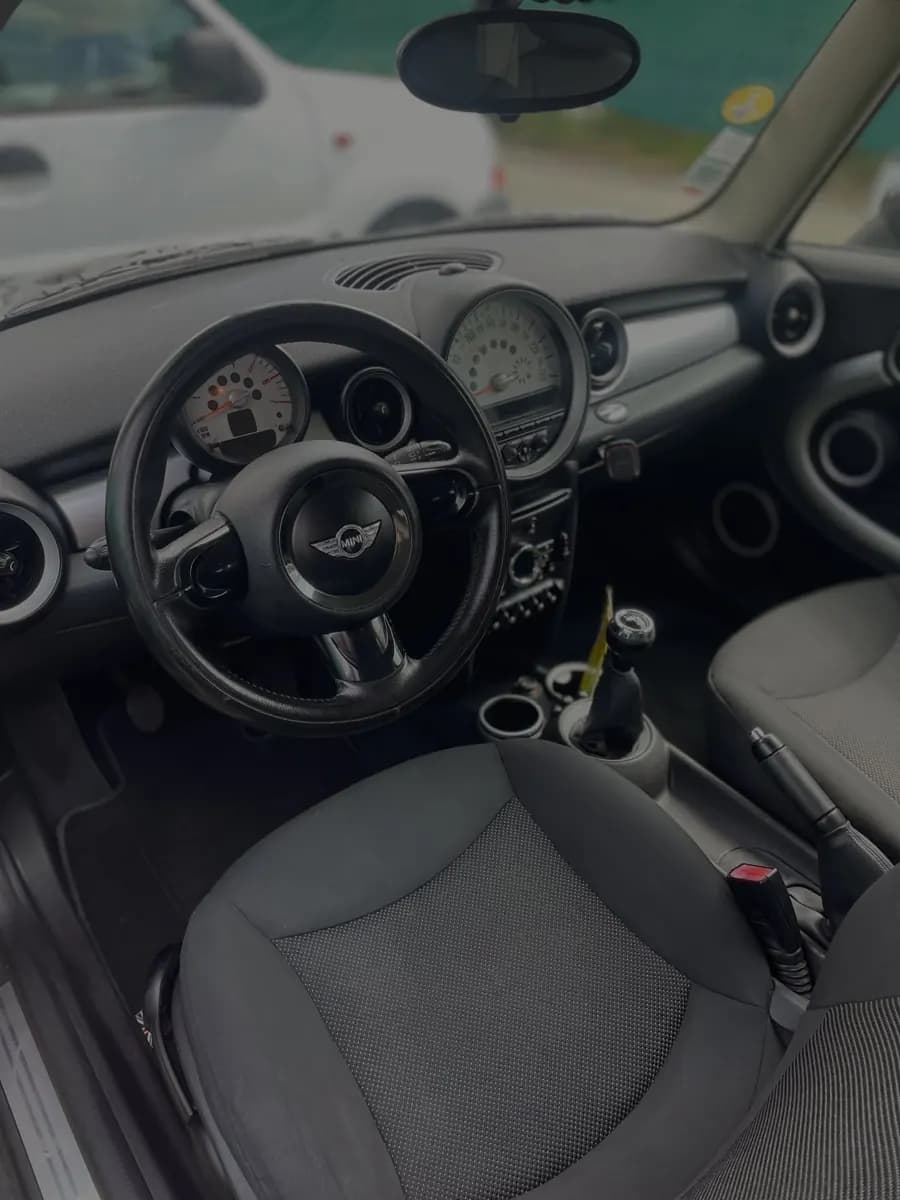 Mini Cooper : nettoyage complet par Lustr'Auto 31