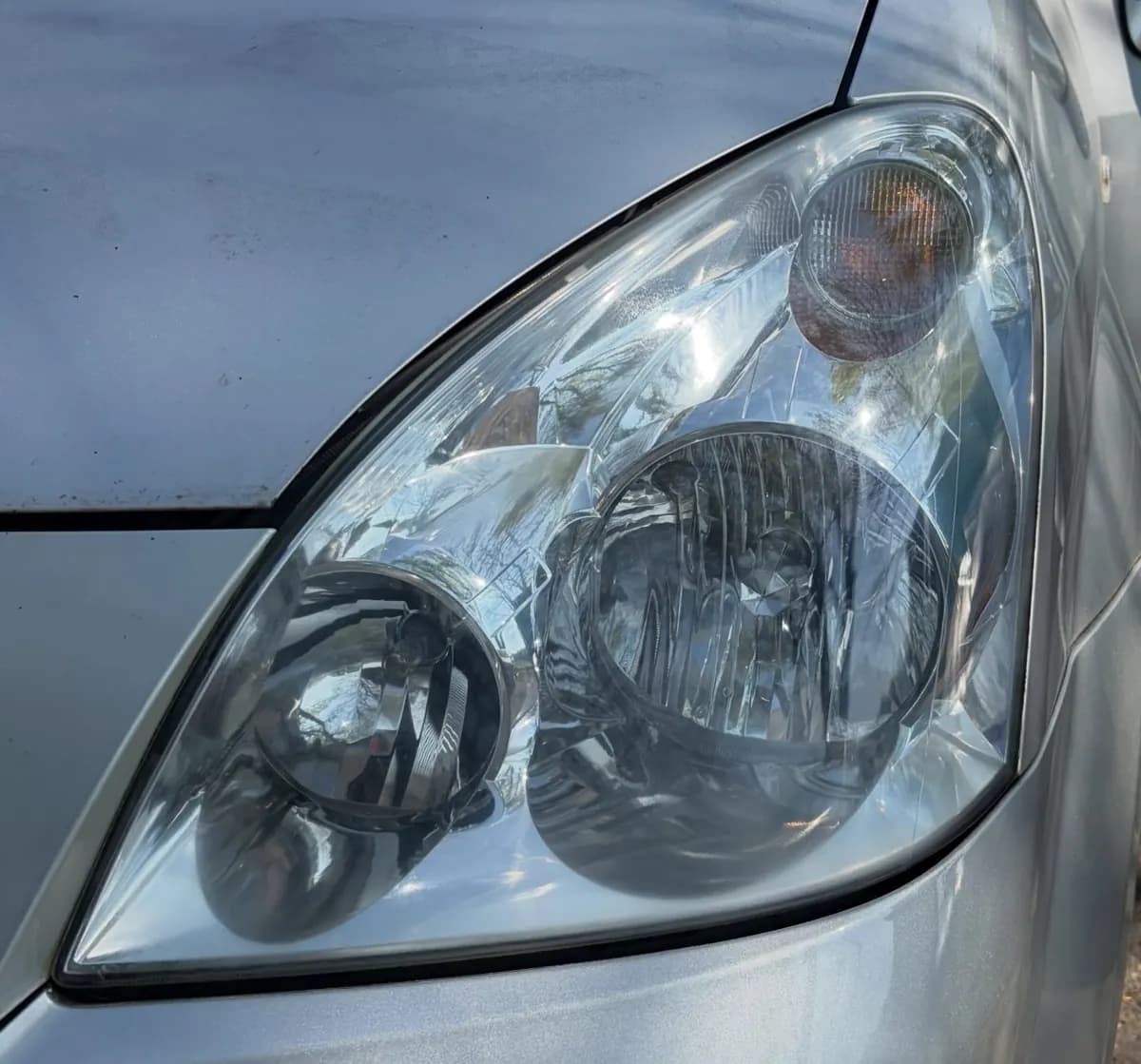 Optiques jaunis et opaques : rénovation des optiques par Lustr'Auto 31