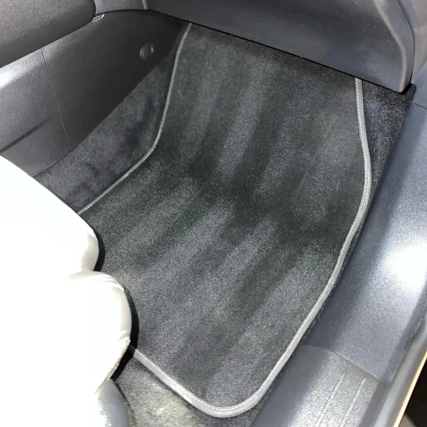 Peugeot 208, nettoyage intérieur : photo 2 sur 4