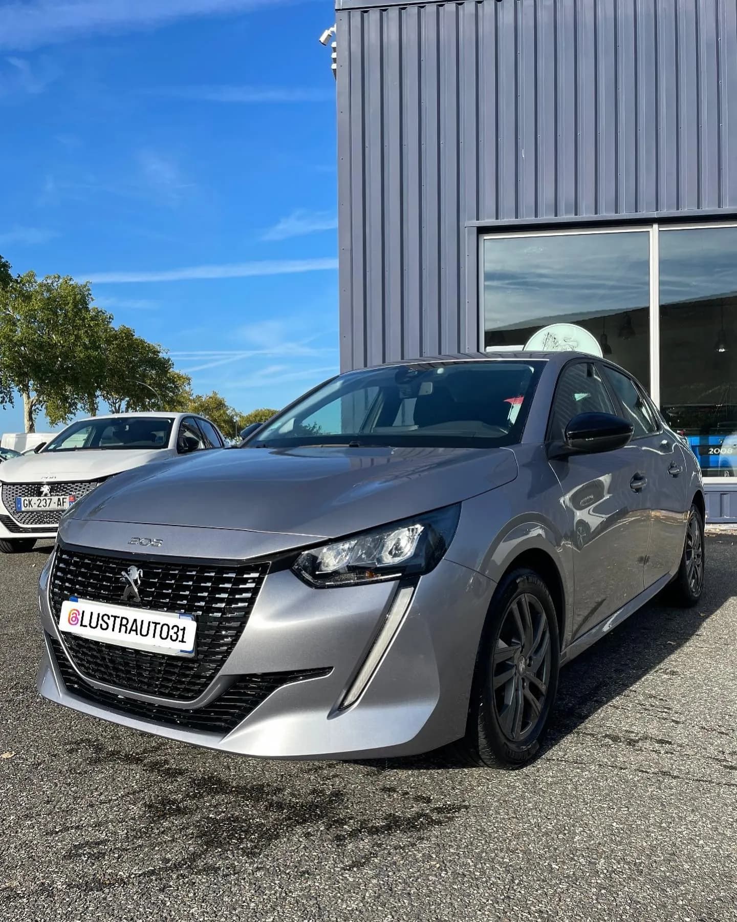 Peugeot 208, nettoyage intérieur : photo 1 sur 2