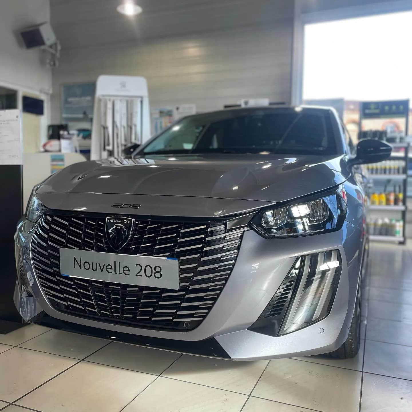 Peugeot 208 neuve, nettoyage complet : photo 7 sur 7