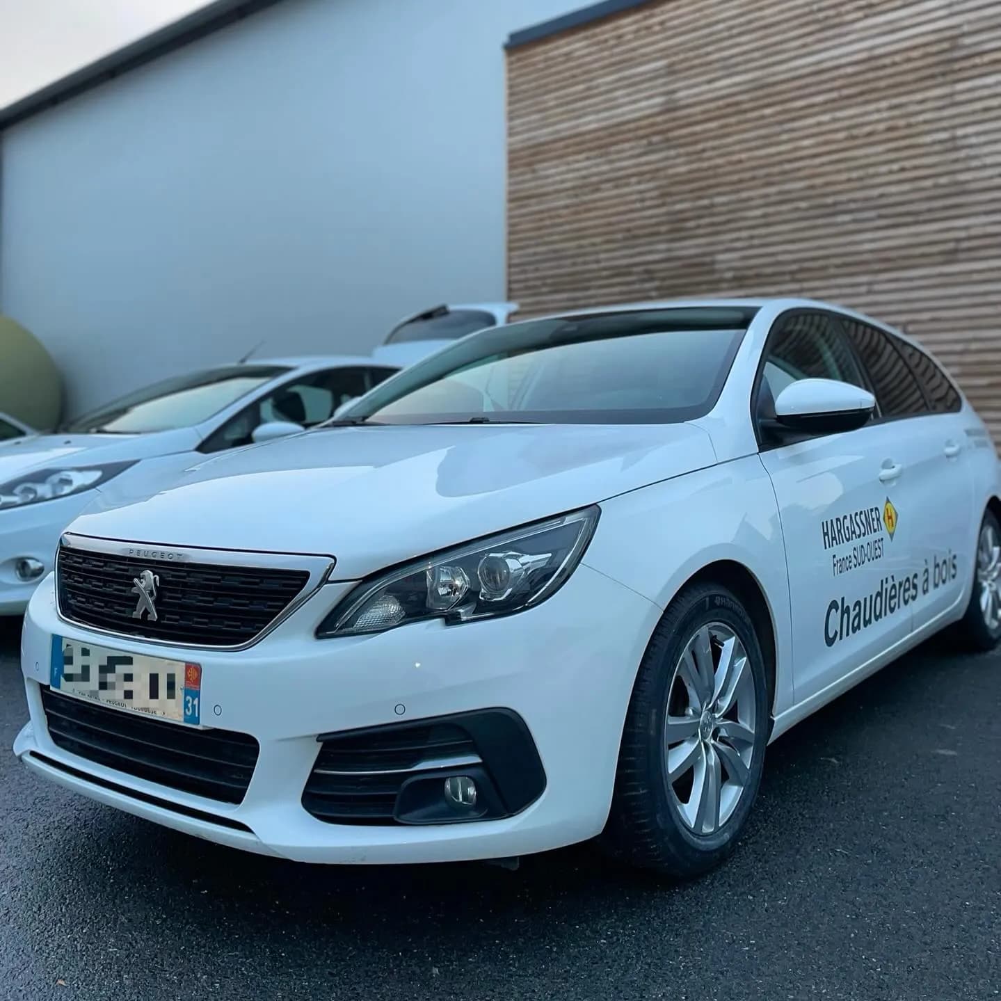 Peugeot 308, nettoyage complet : photo 1 sur 4