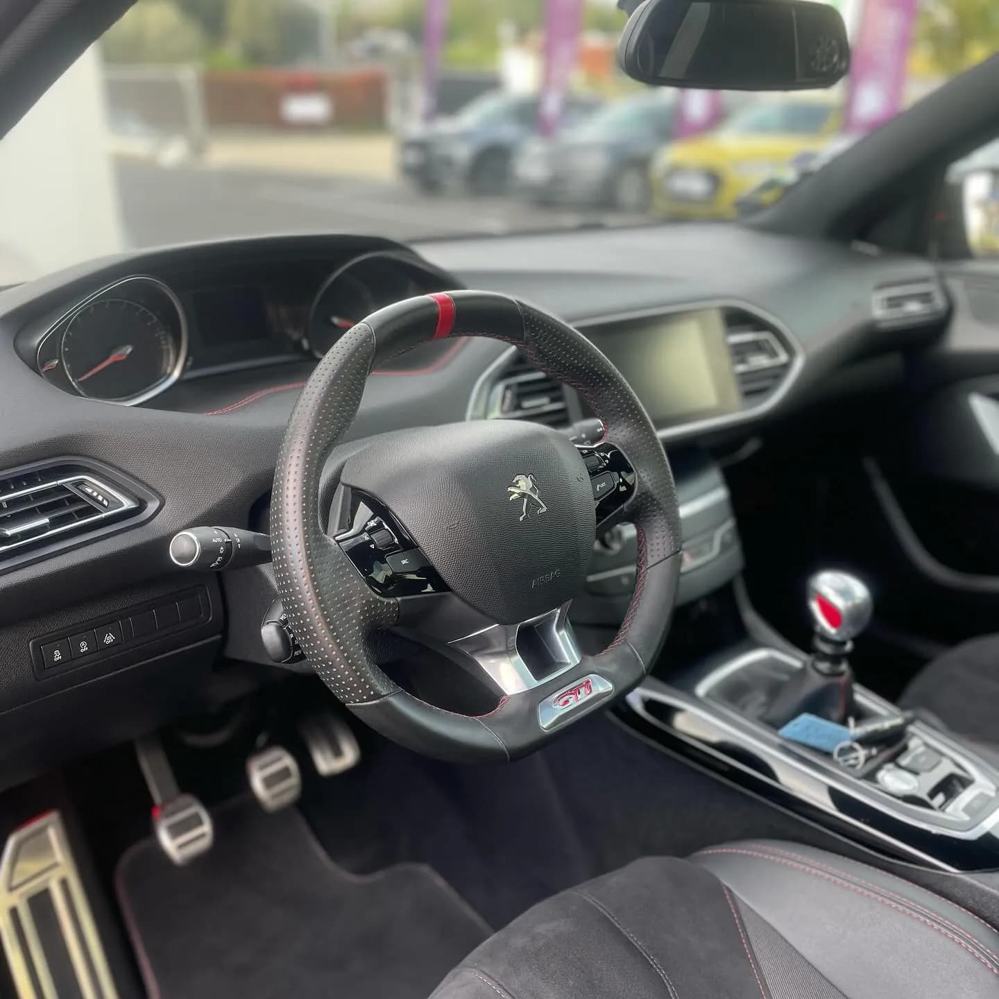 Peugeot 308 GTI, nettoyage complet : photo 3 sur 5