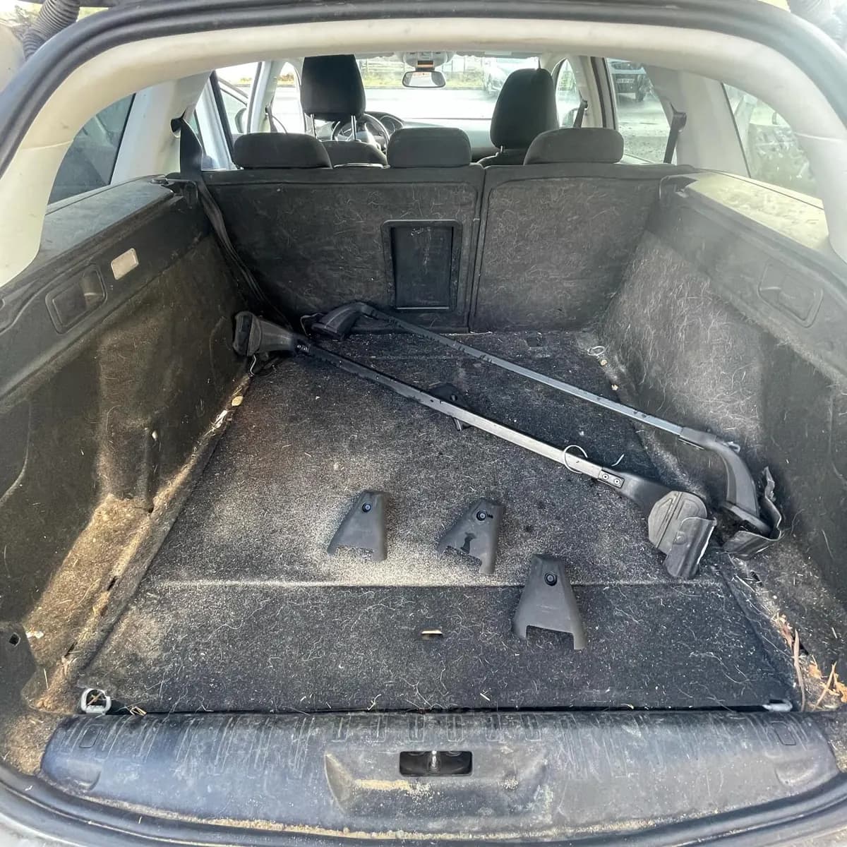 Peugeot 308 SW : nettoyage intérieur par Lustr'Auto 31