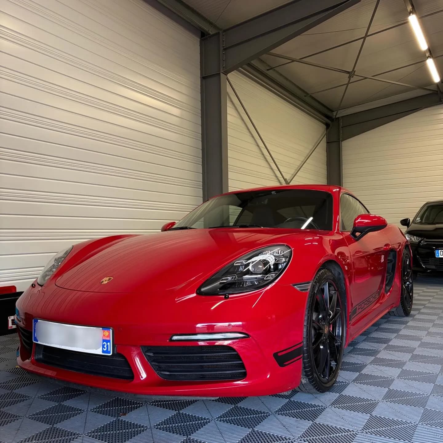 Porsche 718 Cayman S, nettoyage complet : photo 2 sur 6
