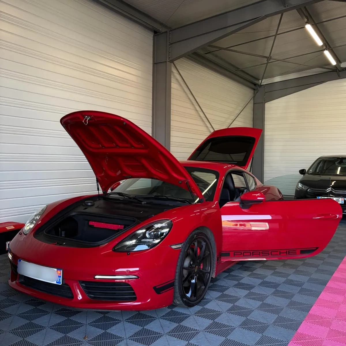Porsche 718 Cayman S : nettoyage complet par Lustr'Auto 31
