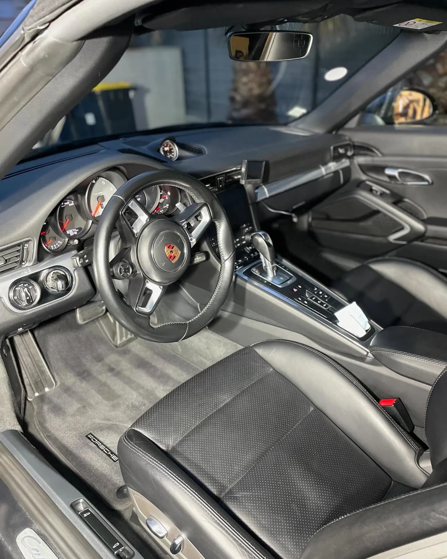 Porsche 911 Carrera 4S, polissage et lustrage : photo 4 sur 5