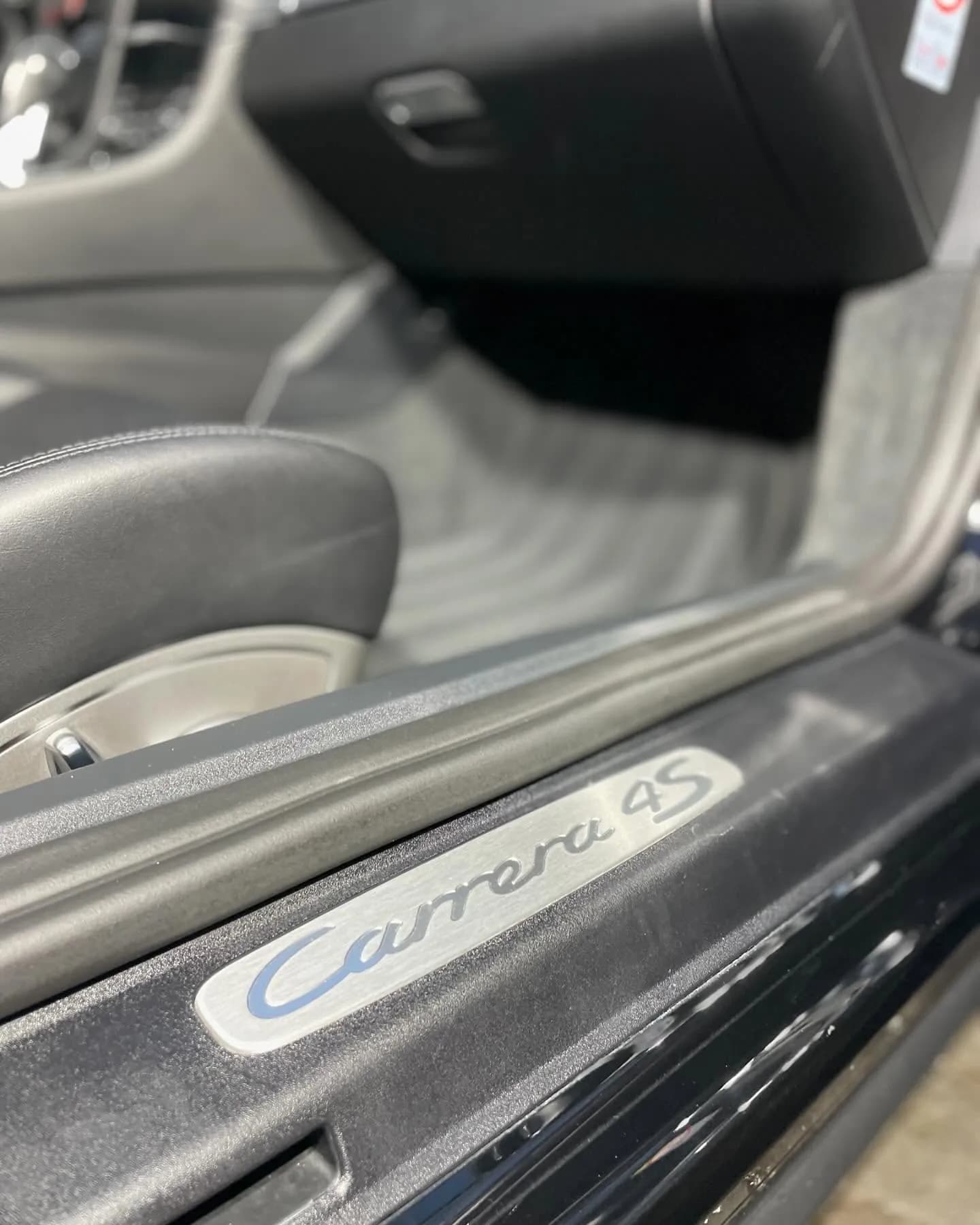 Porsche 911 Carrera 4S, polissage et lustrage : photo 5 sur 5