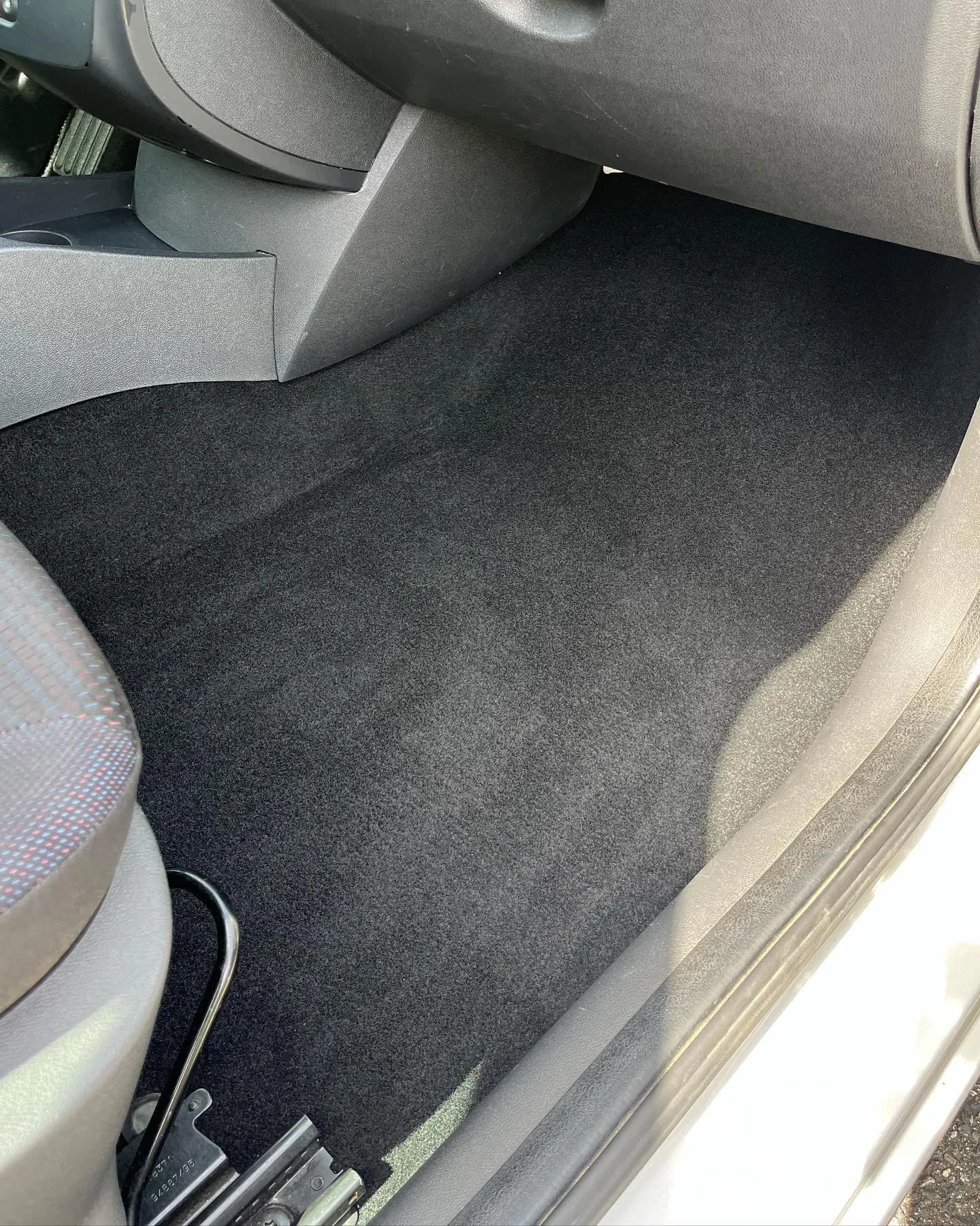 Renault Clio III, nettoyage intérieur : photo 4 sur 4