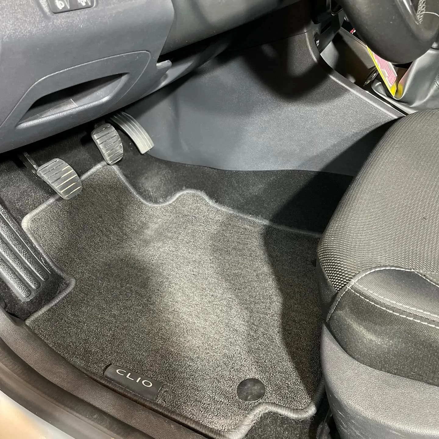 Renault Clio IV, nettoyage intérieur : photo 2 sur 2