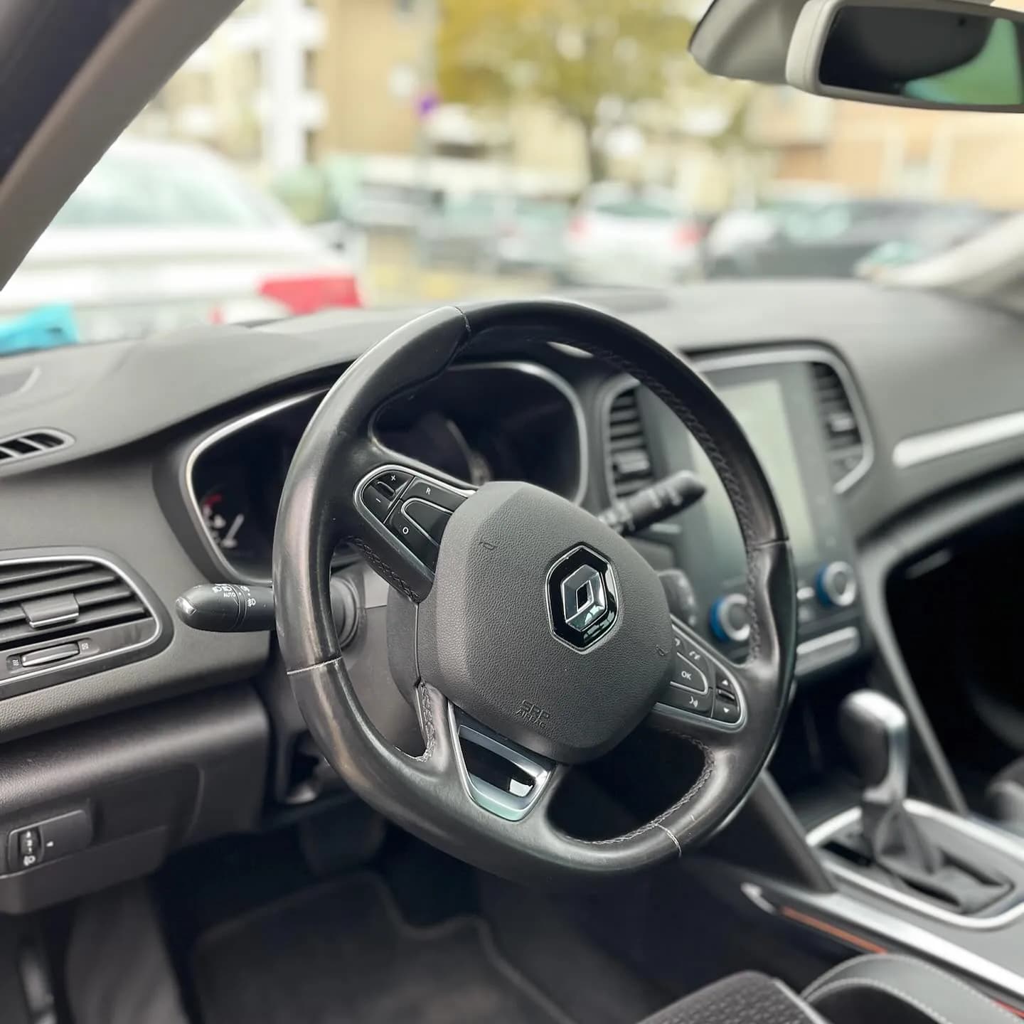 Renault Mégane IV, nettoyage complet : photo 2 sur 2