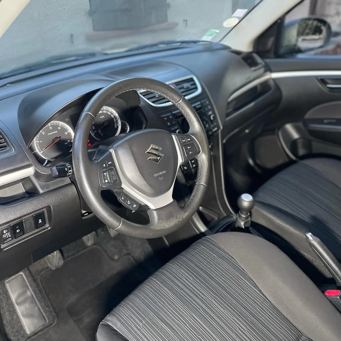 Suzuki Swift, nettoyage intérieur : photo 1 sur 3