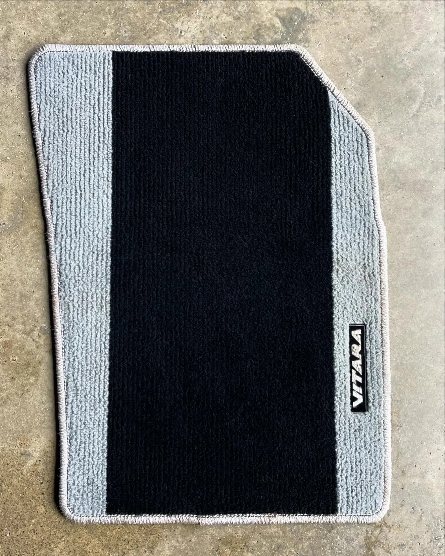 Tapis de sol encrassés, nettoyage intérieur : photo 4 sur 4