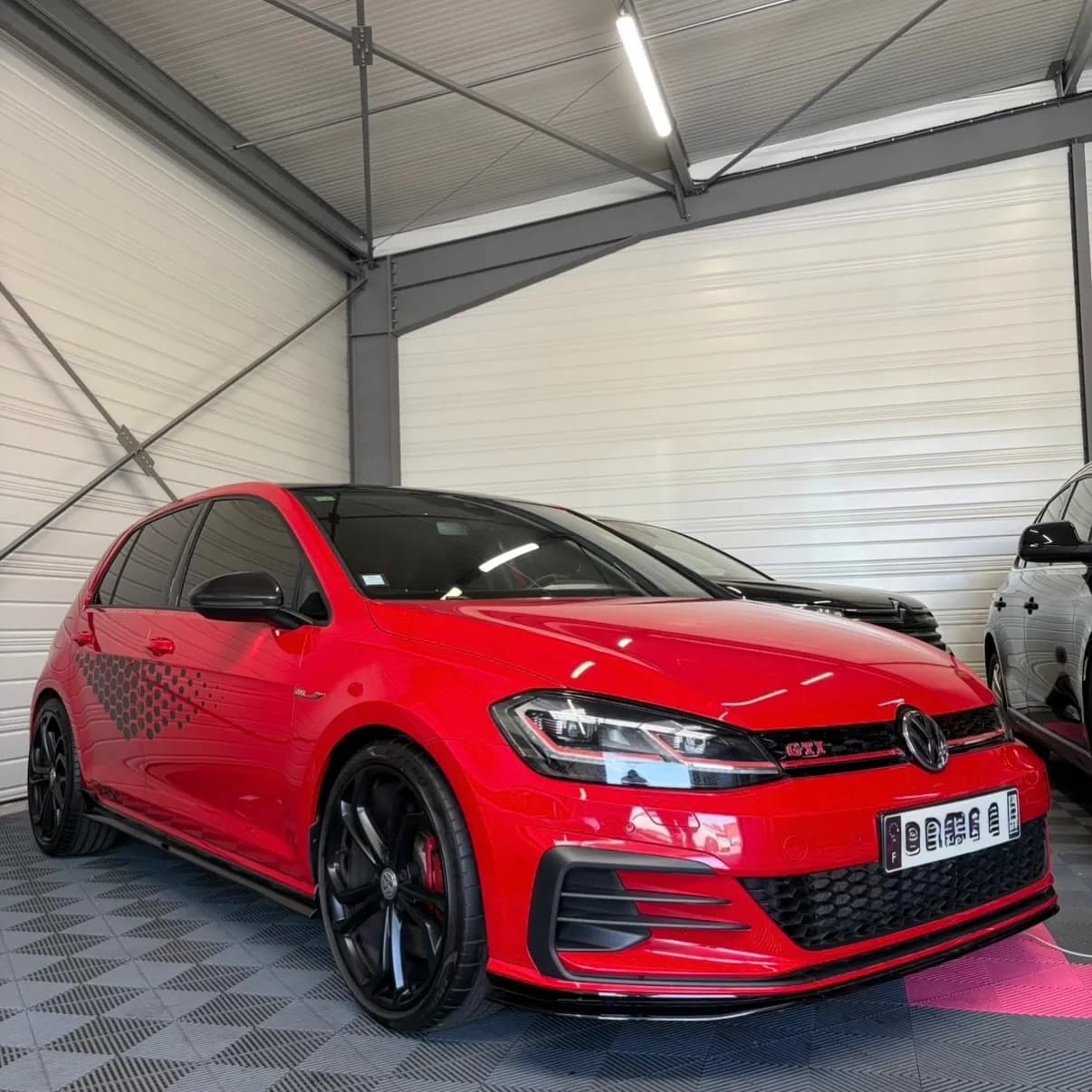 Volkswagen Golf GTI TCR, nettoyage complet : photo 1 sur 3